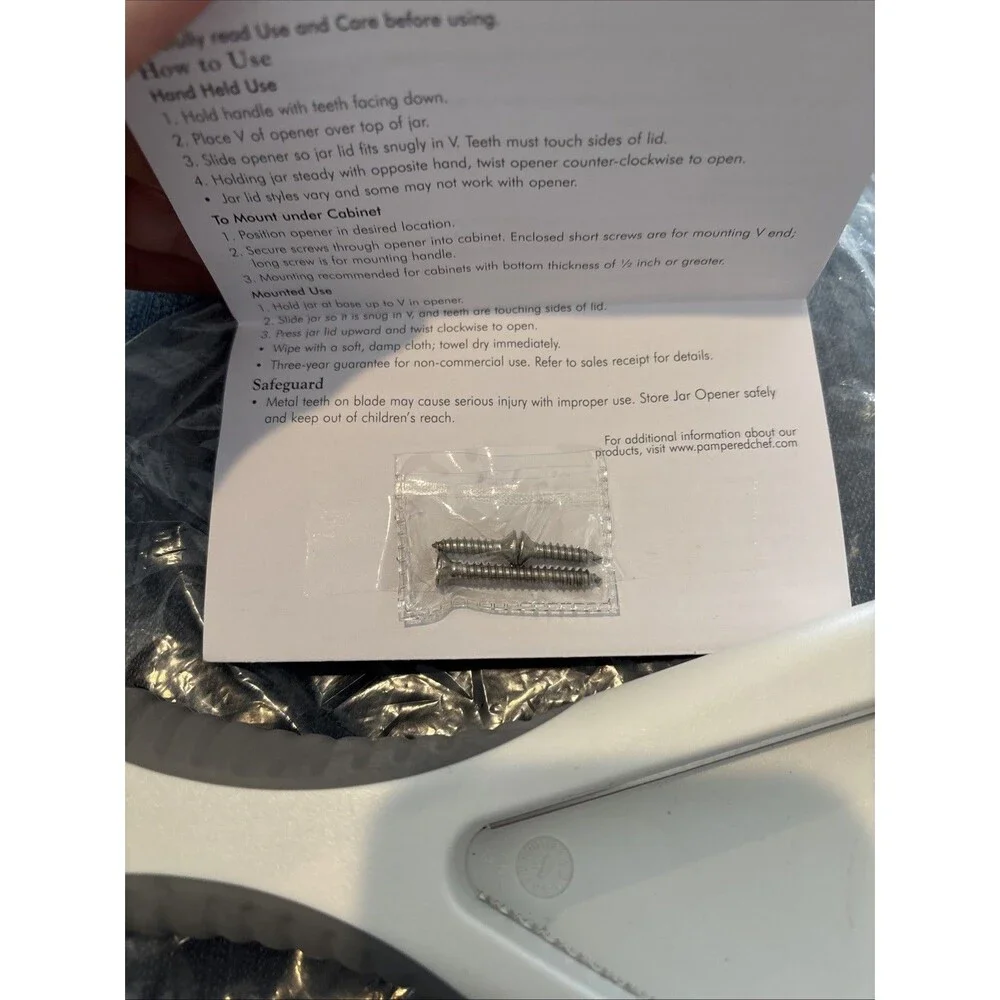 Pampered Chef Jar Opener #2677 Handheld or Mounted White Kitchen Utensil No Box